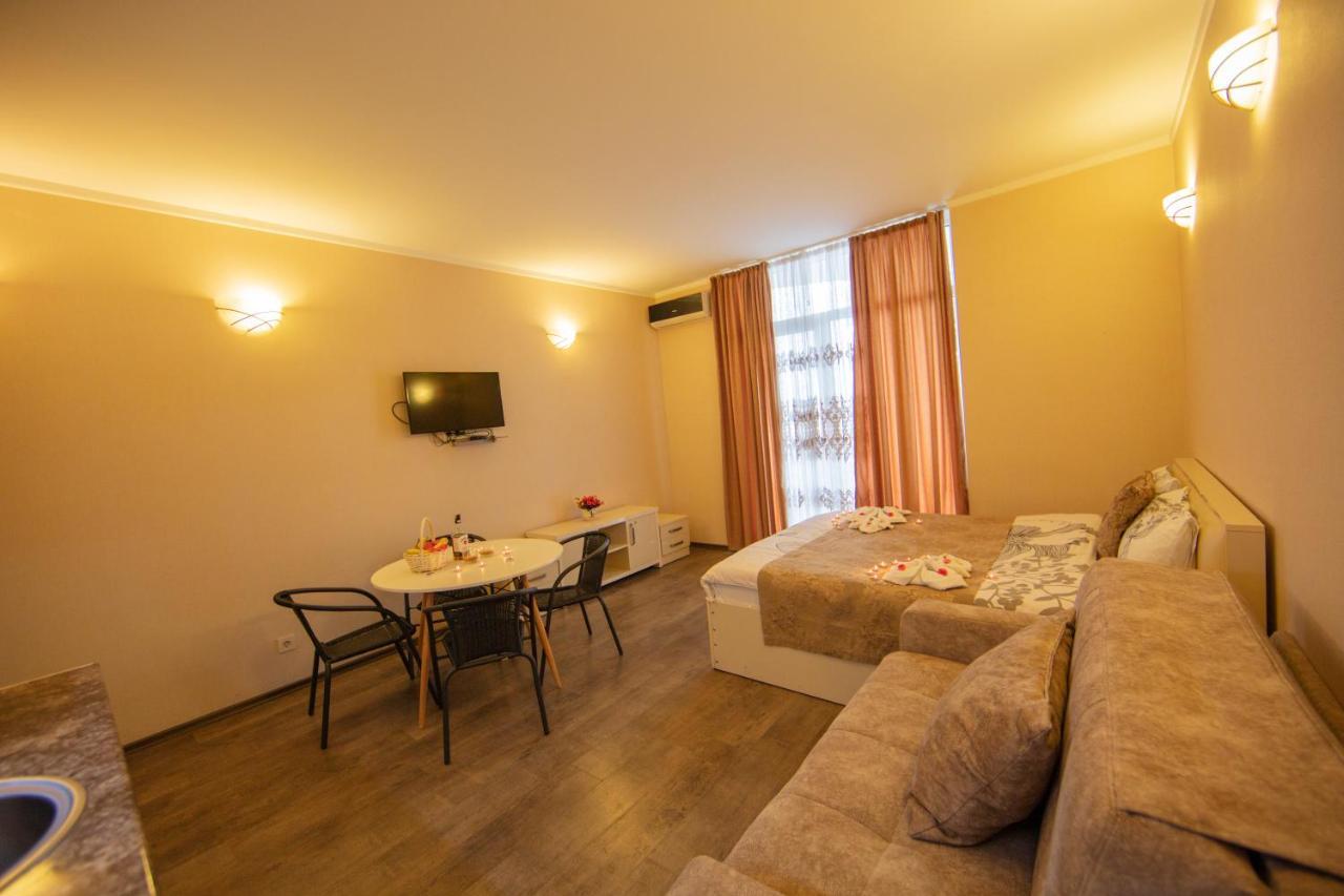 Tower Apartments Батумі Екстер'єр фото